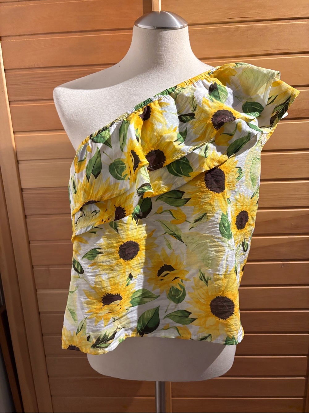 NWT Vero Moda One-Shoulder Sunflower Ruffle Crop Top - Yellow & White